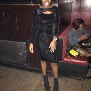 Pressed Velvet Midi Dress + faux Leather Cutout😍