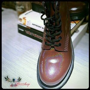 DR. MARTENS Pascal Oxblood holographic boot