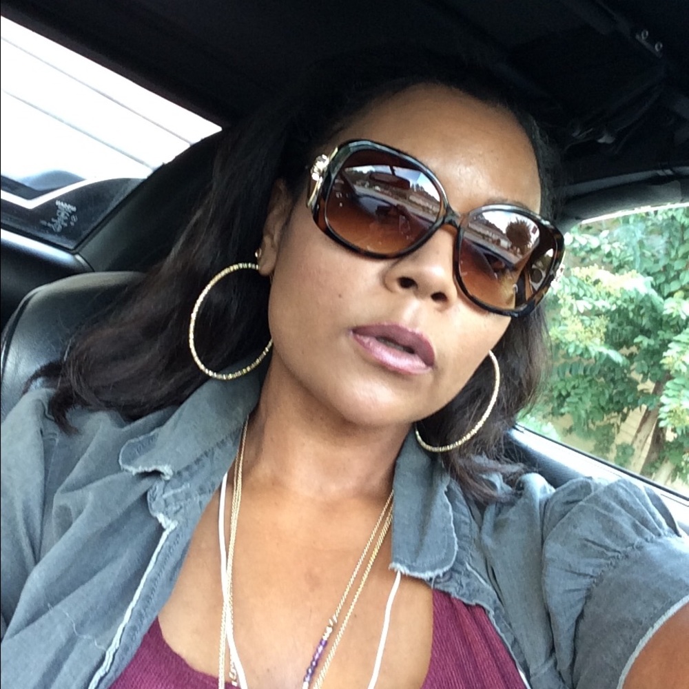 Meet your Posher, Tonya