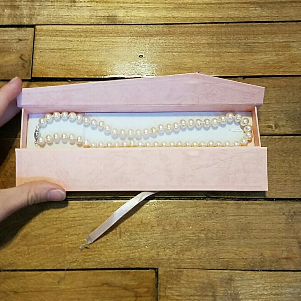 Pink pearl necklace