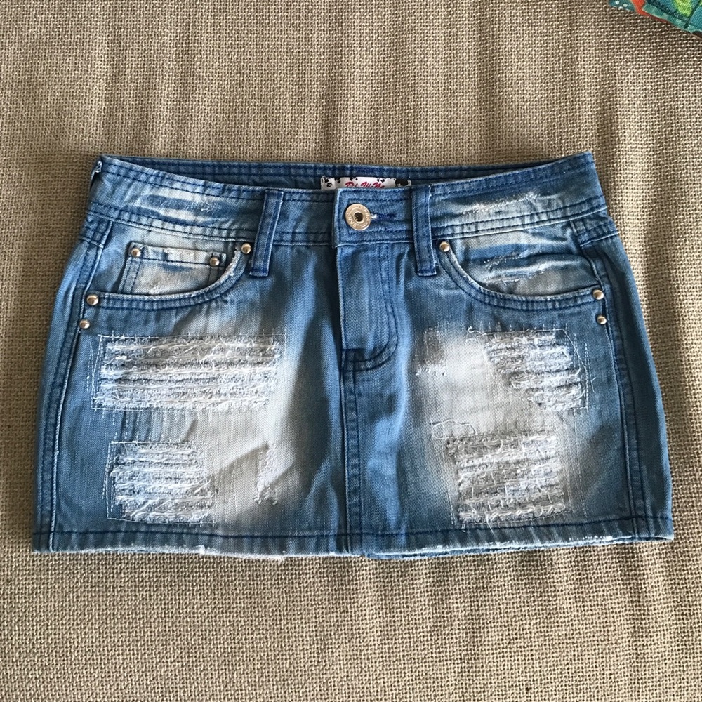 Distressed jean Miniskirt in bright blue