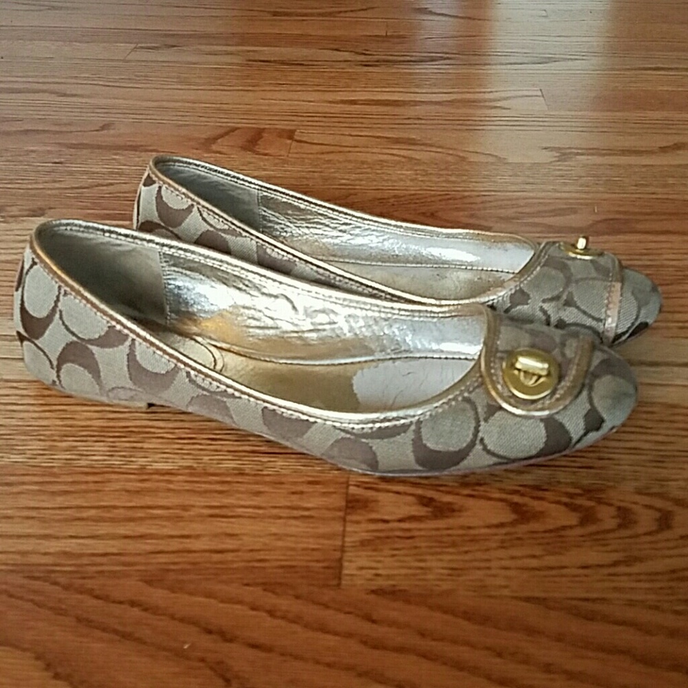 Coach flats
