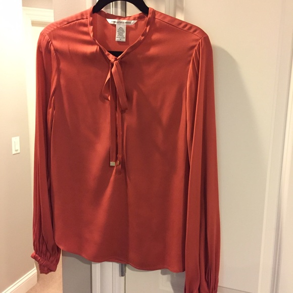 Gorgeous Silk Top with Tie Front - Picture 2 of 4