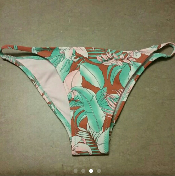 Swimsuit Set NEW - Picture 3 of 4