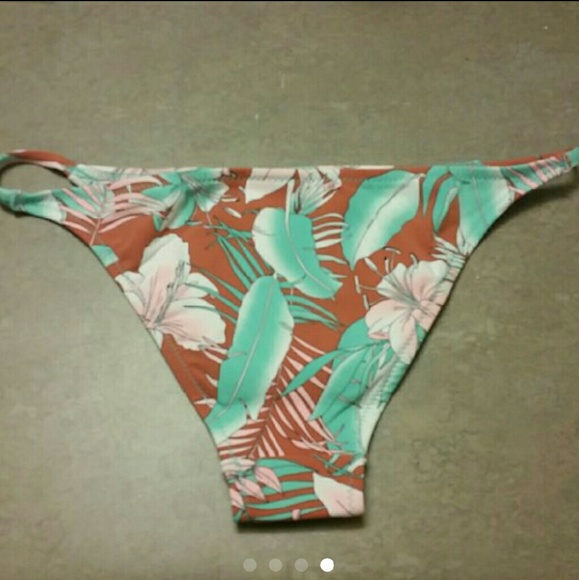 Swimsuit Set NEW - Picture 4 of 4