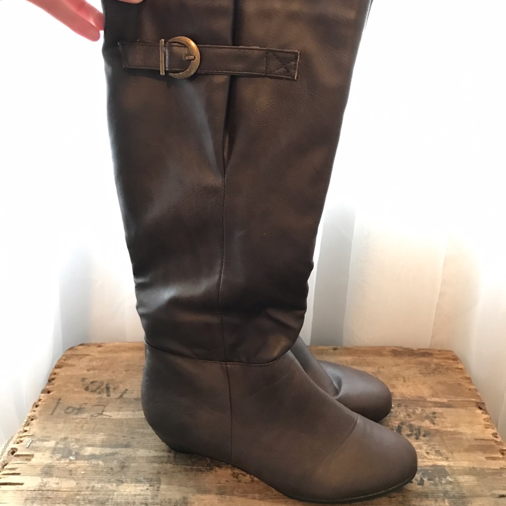 Tall brown boots size 7.5