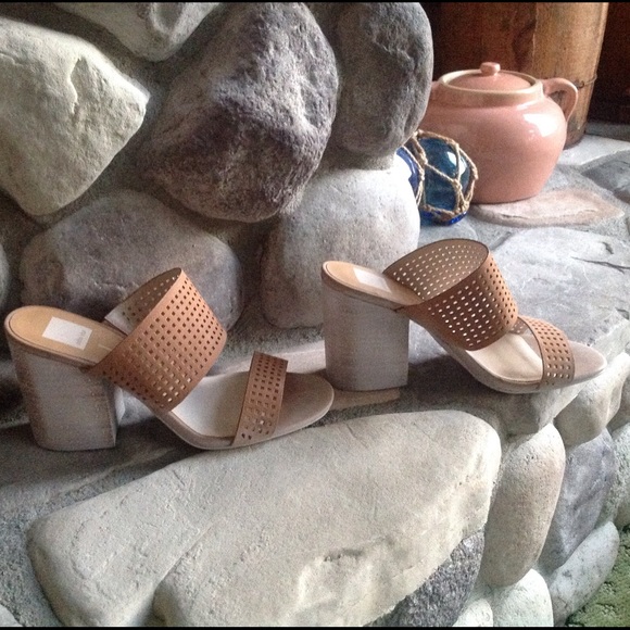 🍃💕NIB Dolce Vita Leather Block Heel Sandal - Picture 4 of 8