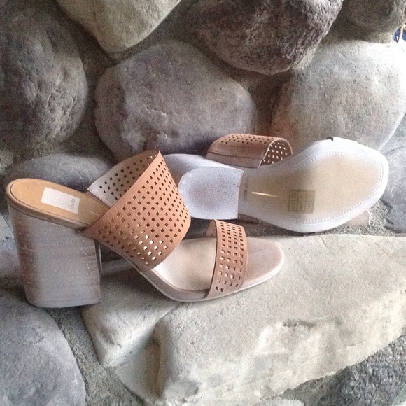 🍃💕NIB Dolce Vita Leather Block Heel Sandal - Picture 2 of 8