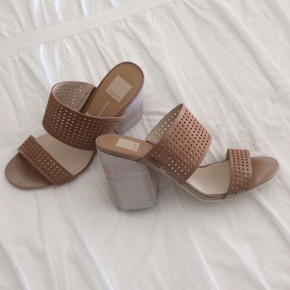 🍃💕NIB Dolce Vita Leather Block Heel Sandal - Picture 3 of 8