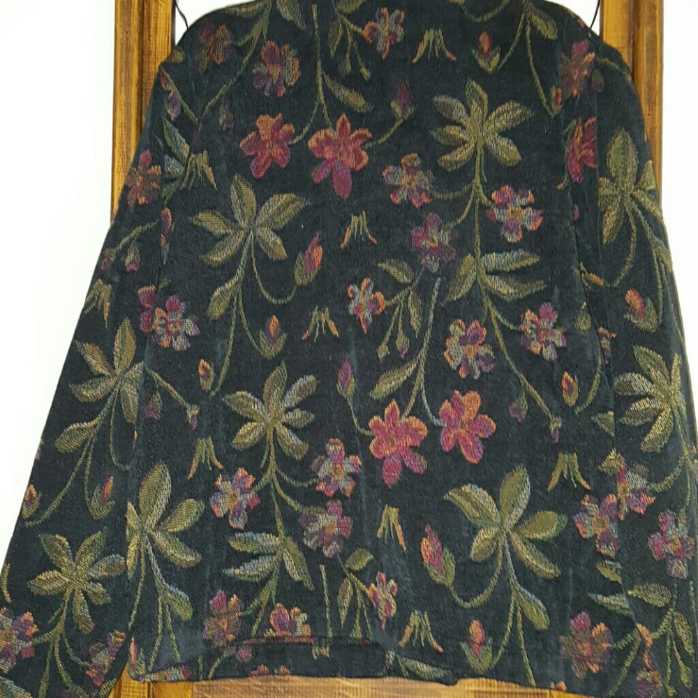 Sweet black floral jacket! - Picture 3 of 4