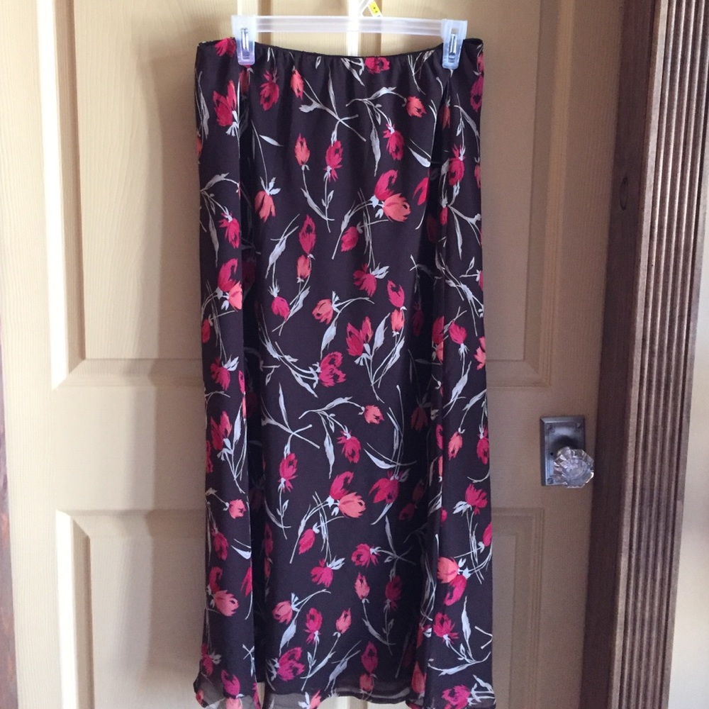 Size MEDIUM skirt
