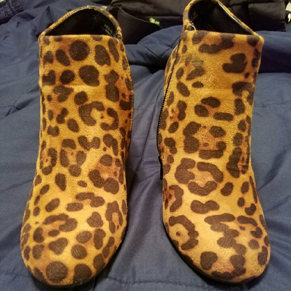 Bamboo Leopard Ankle Booties