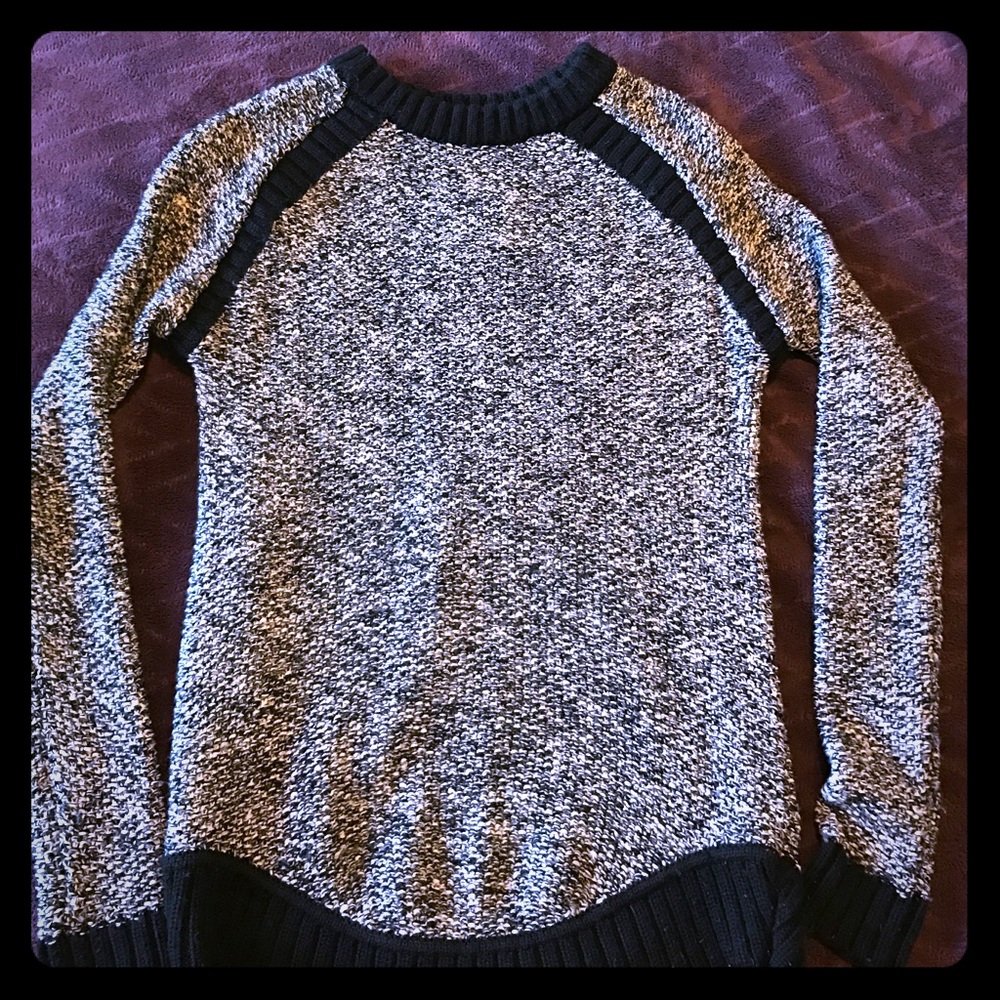 Lululemon Black and White Knit Curved Hem Sweater