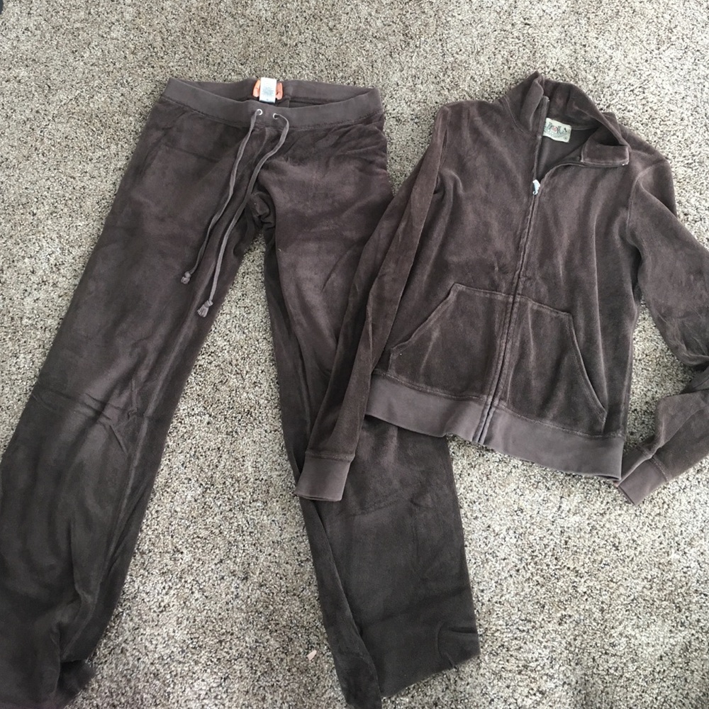 Brown terry cloth juicy suit
