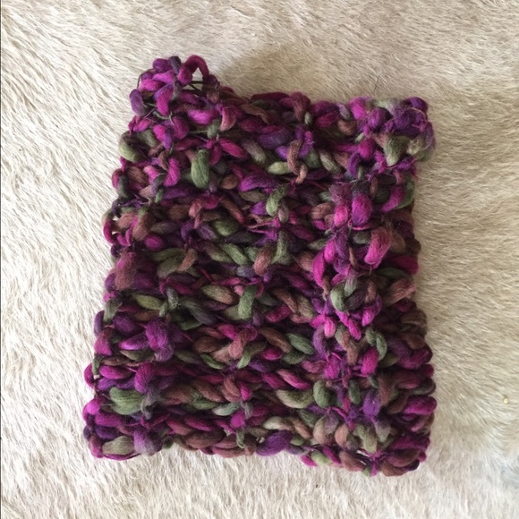 Handknit infinity scarf - Picture 2 of 4