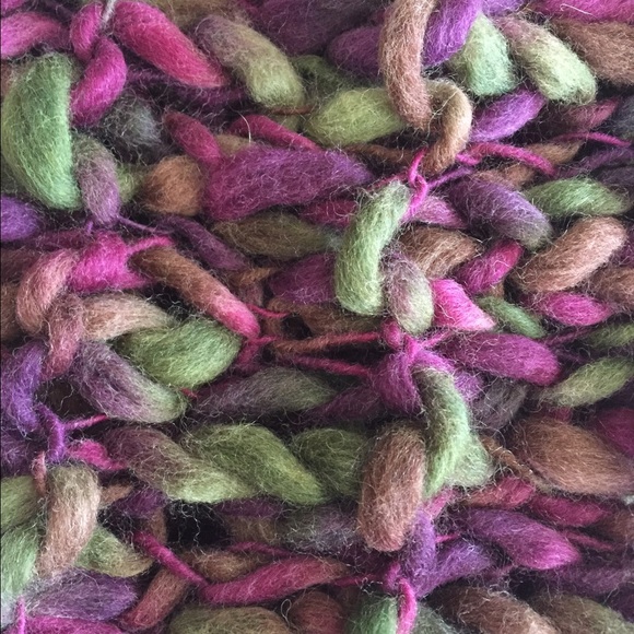 Handknit infinity scarf - Picture 3 of 4