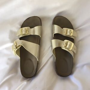 Gold slip on sandals !