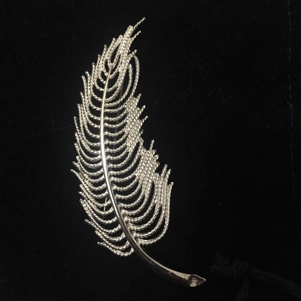 Silver leaf brooch