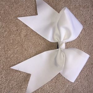 Cheer bow