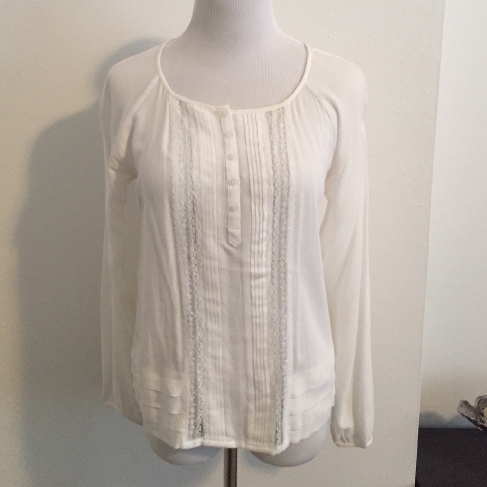 F21 Scoop-neck white blouse with lace detail