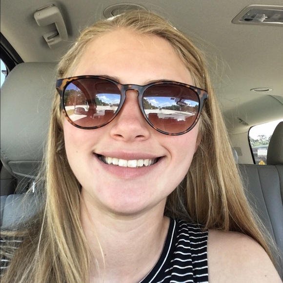 Meet your Posher, Makayla - Picture 1 of 1