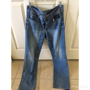 American Eagle light blue jeans size 14.