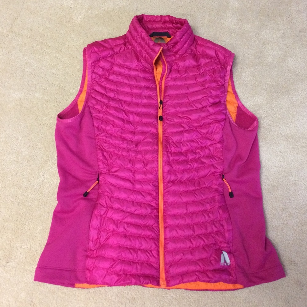 Eddie Bauer first ascent large down vest