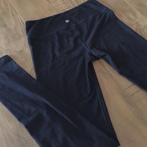 Like new lululemon black pants