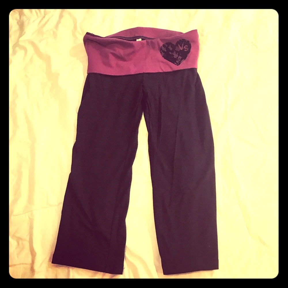 NWOT Victoria's Secret PINK cropped yoga pants XS