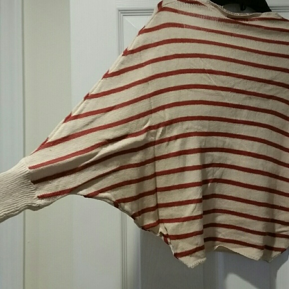 NWT XS juniors crop batwing sweater - Picture 3 of 4