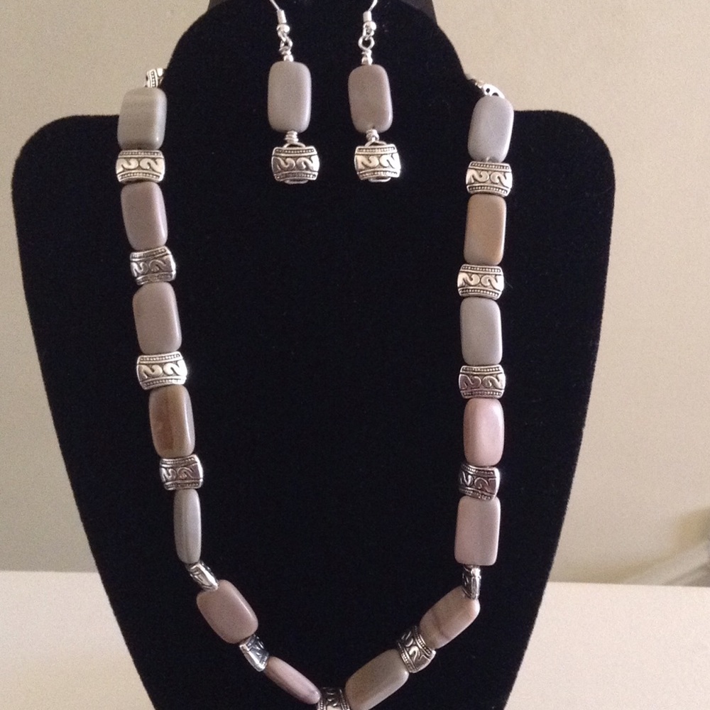 New Stone Necklace Set