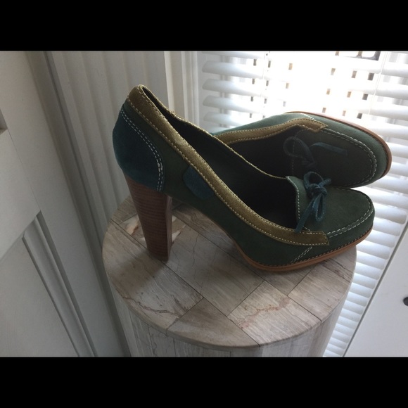 Pumps - Picture 2 of 2