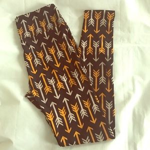 ❤ BNWT LulaRoe OS Arrow Leggings ❤