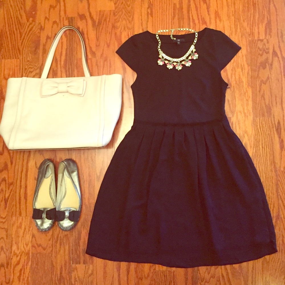 💗HOST PICK💗2.4.17 Fit & Flare a-line black dress