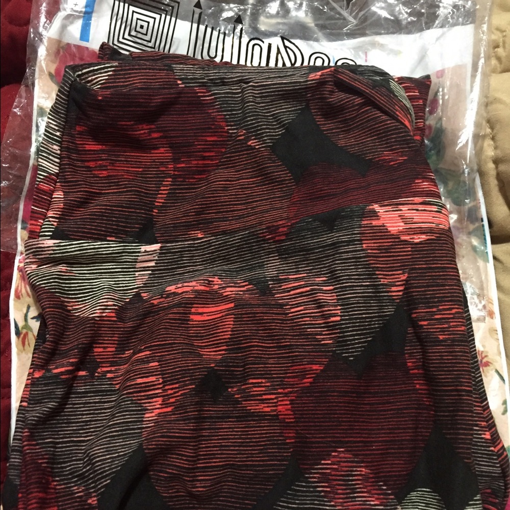 Lularoe Valentine's Day leggings