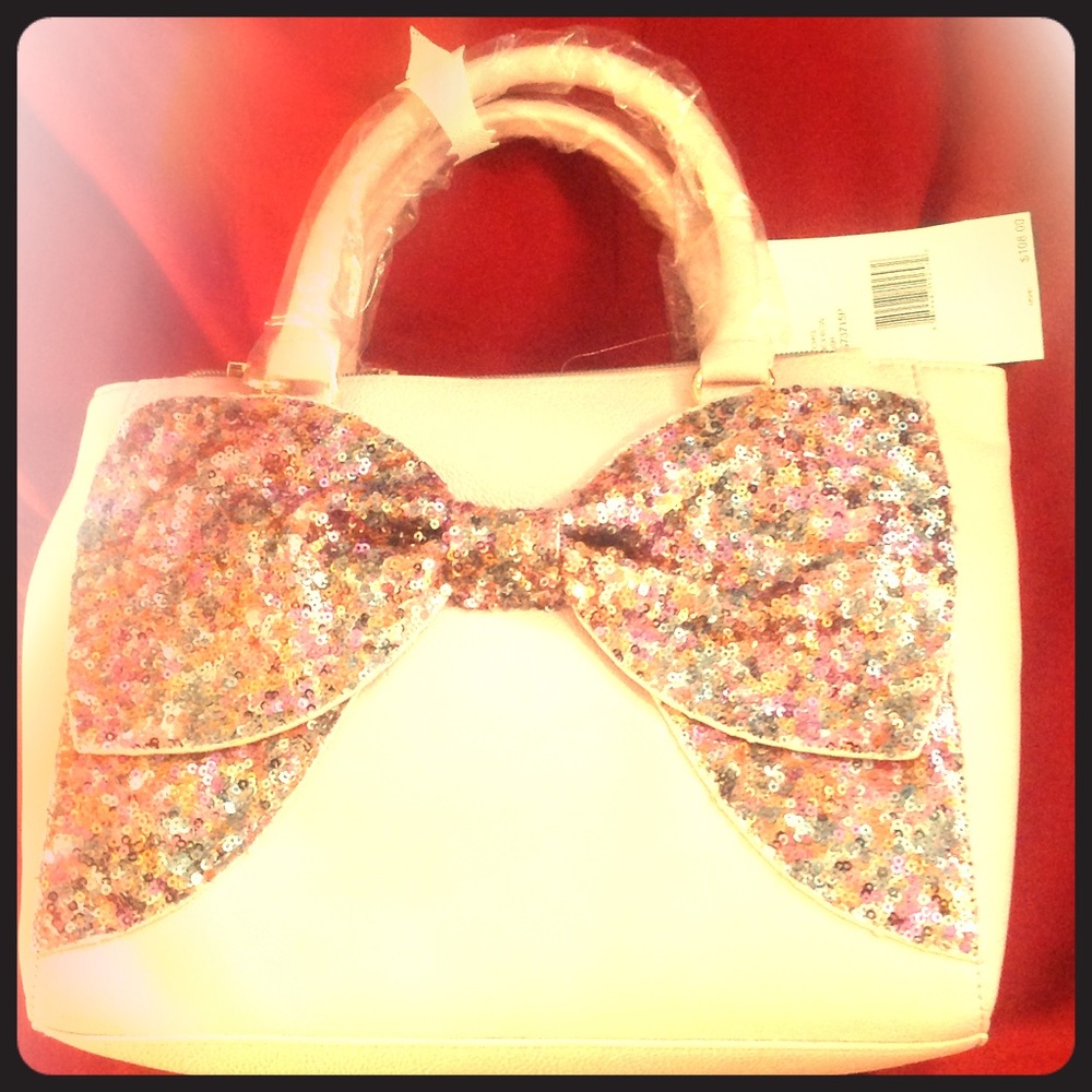 NWT Medium Betsey Johnson – Fancy Bow Satchel