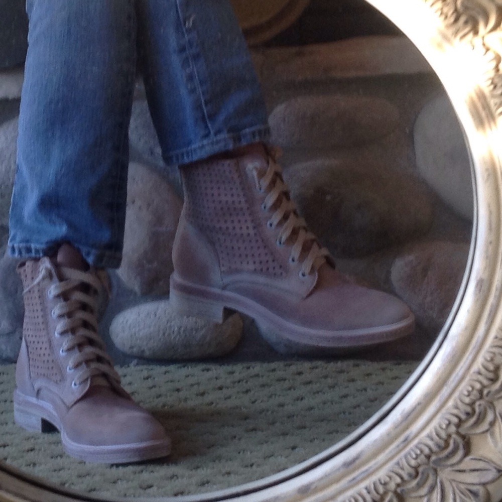🍃💕NIB Dolce Vita Aldis Leather Combat Boot - Picture 5 of 6