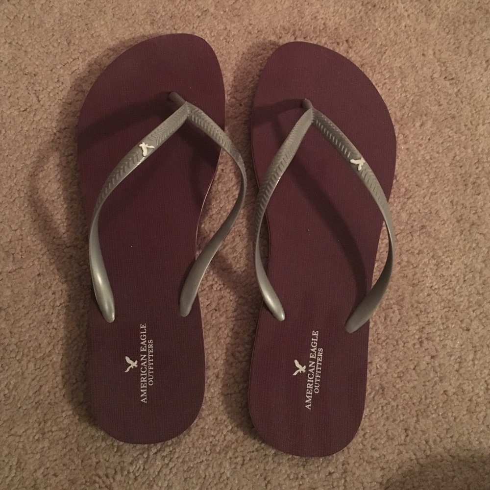 American Eagle Flip Flops