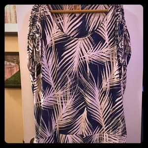 💥💥SOLD IN A BUNDLE💥💥     Tropical print blouse