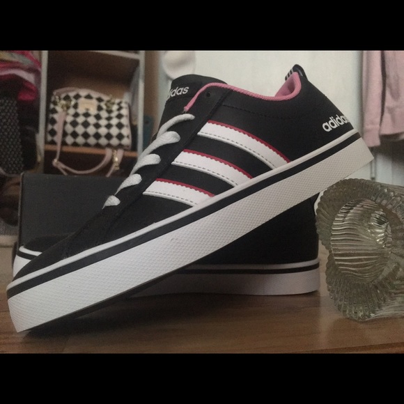 Adidas Sneaker - Picture 1 of 1