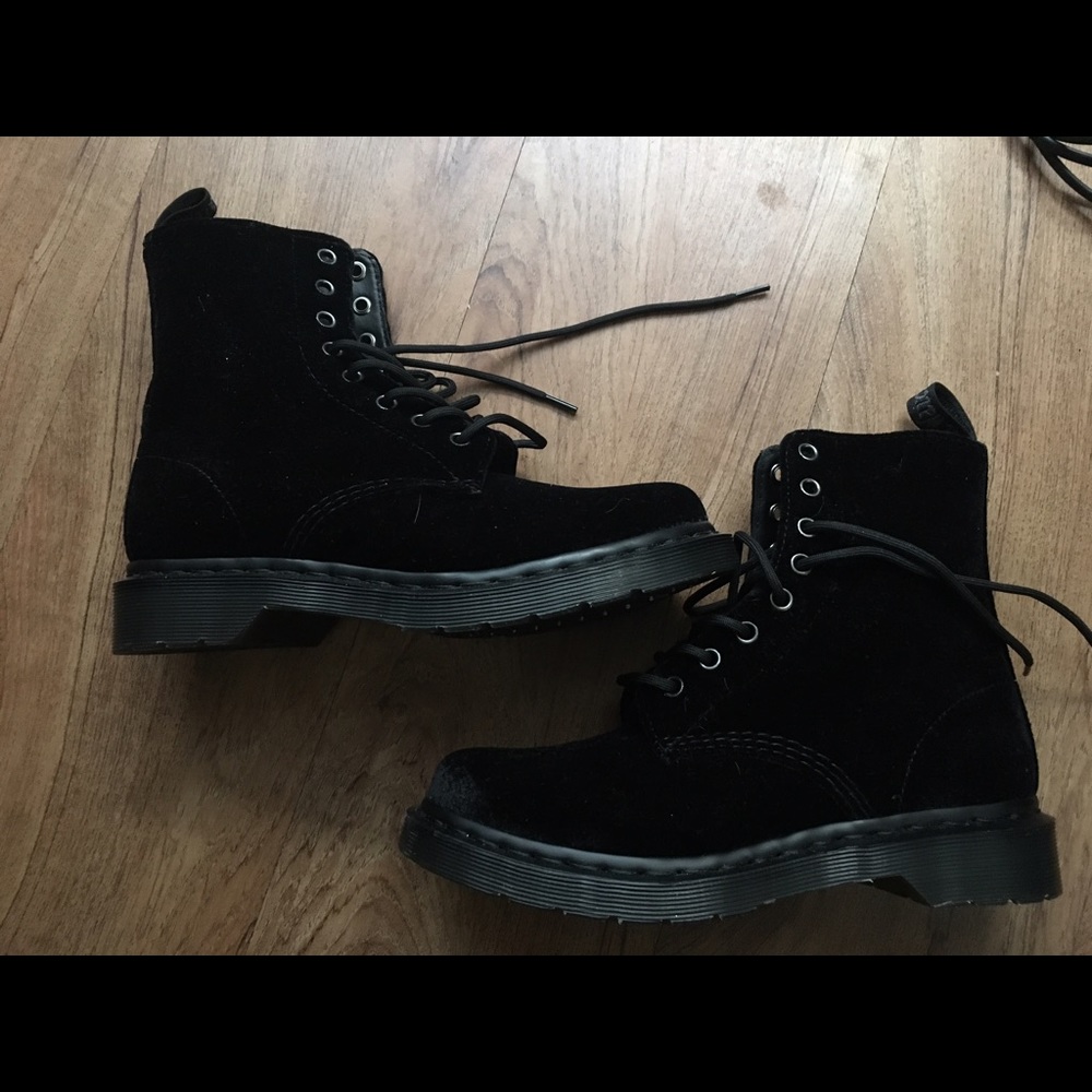 Dr. Martens page black velvet combat boots 8 - Picture 4 of 4