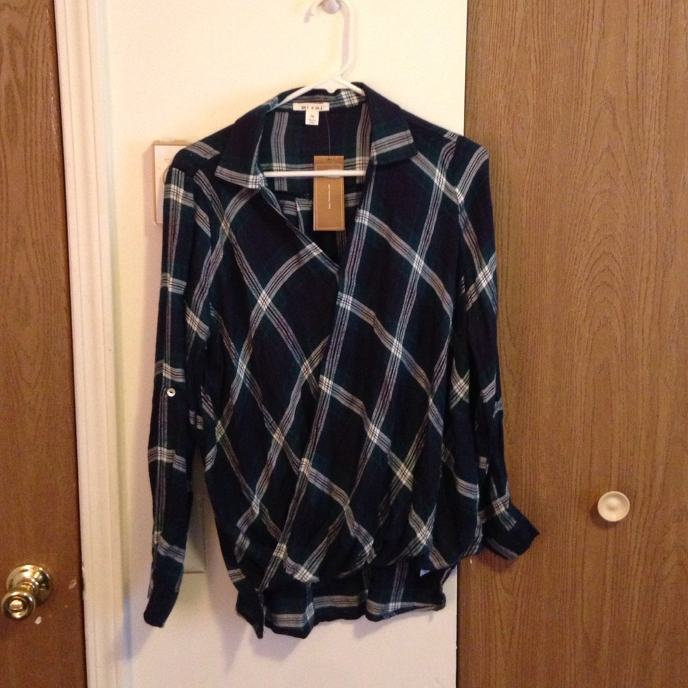 Francesca's - long sleeve plaid shirt