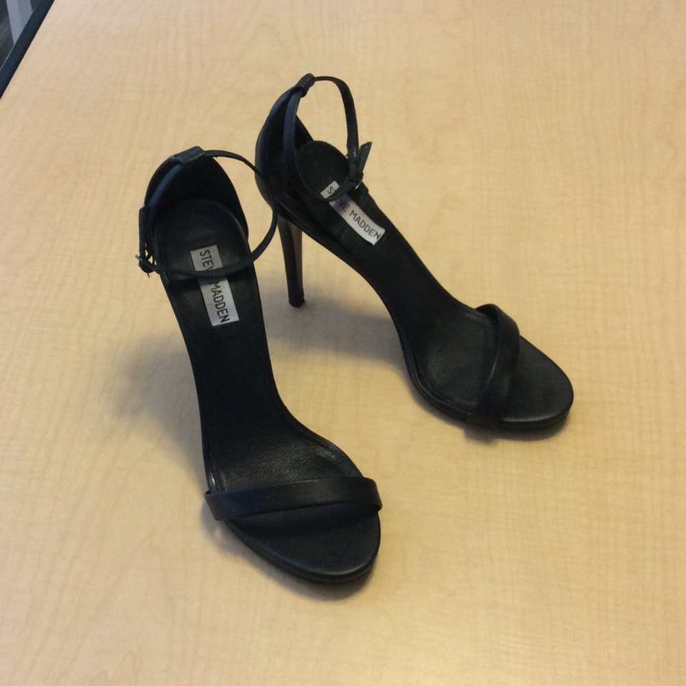 Steve Madden Stecy Black Heel