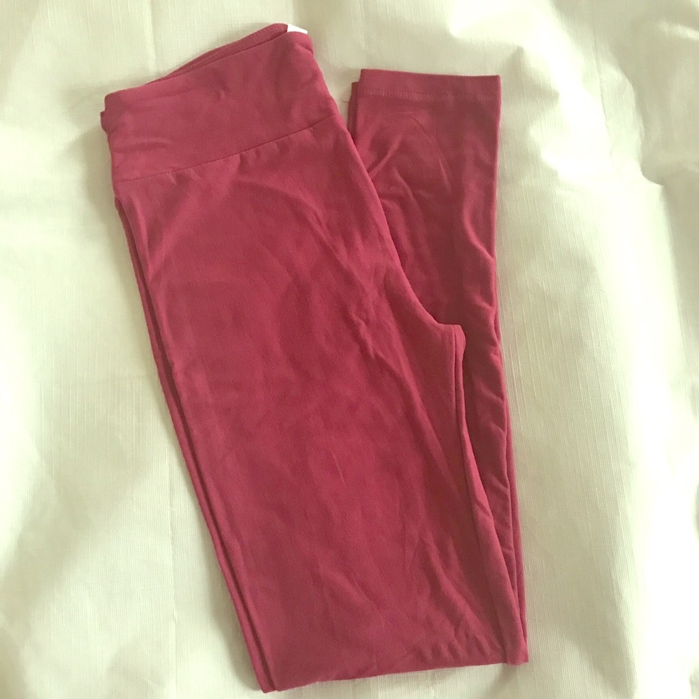 🎀 BNWT LulaRoe OS Leggings 🎀