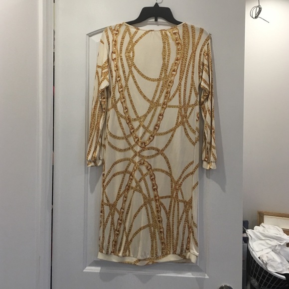 Stretchy material cream dress - Picture 2 of 2
