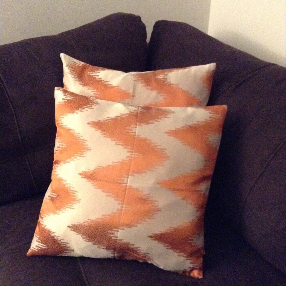 Jacquard print Decorative Accent Pillow Set