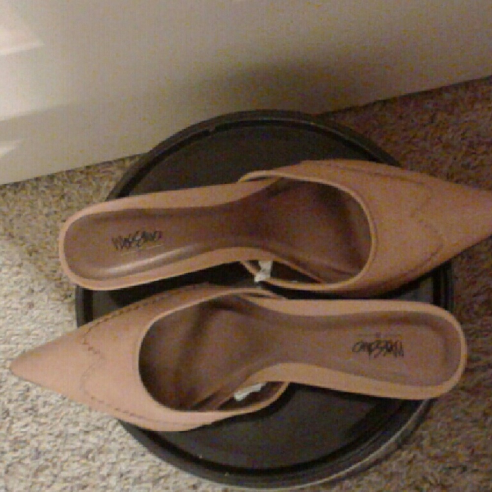 Shoes - Picture 2 of 2