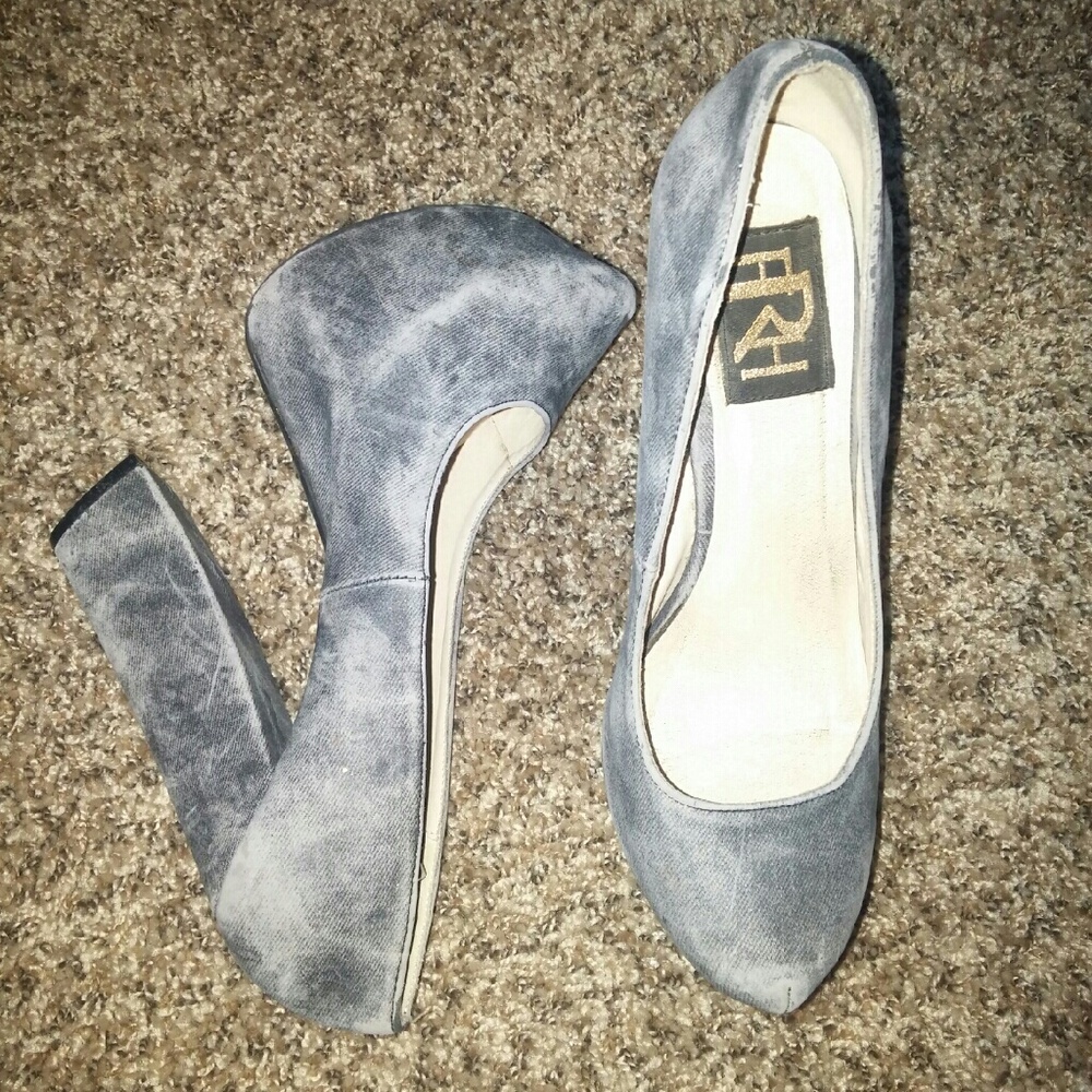 Grey chunky heel