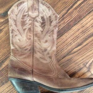 ALDO WESTERN BOOTS SOFT TAN DISTRESSED LEATHER