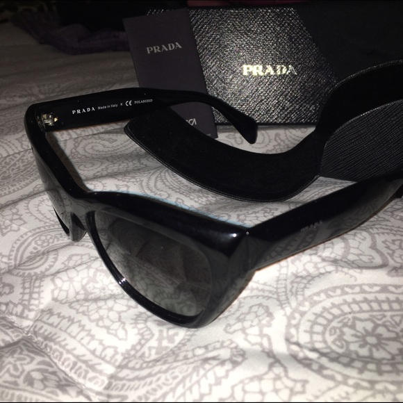 BRAND NEW PRADA sunglasses 😎 - Picture 2 of 3